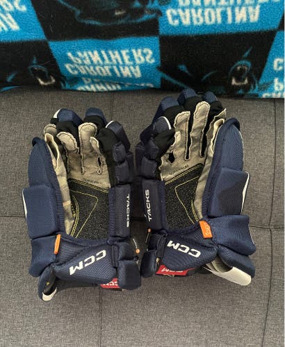 CCM Tacks AS-V Gloves 13" (Used) Navy Lightly Worn