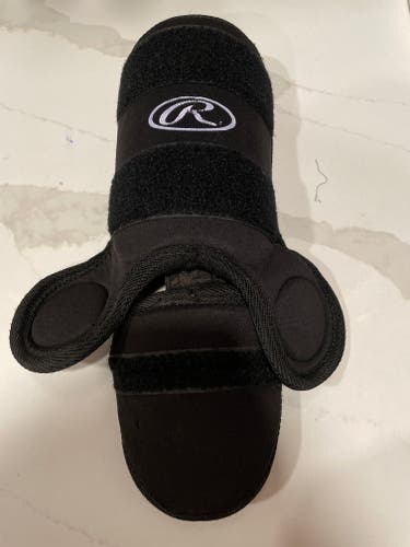 Black Senior Rawlings Shin Guards (Used)