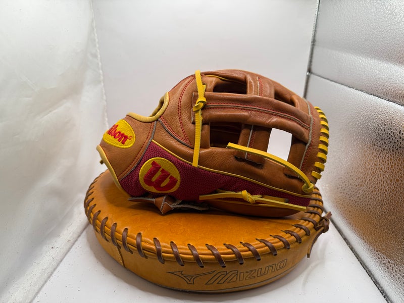 Infield RH Wilson A2000 DP15GM Baseball Glove 11.75" (Used)
