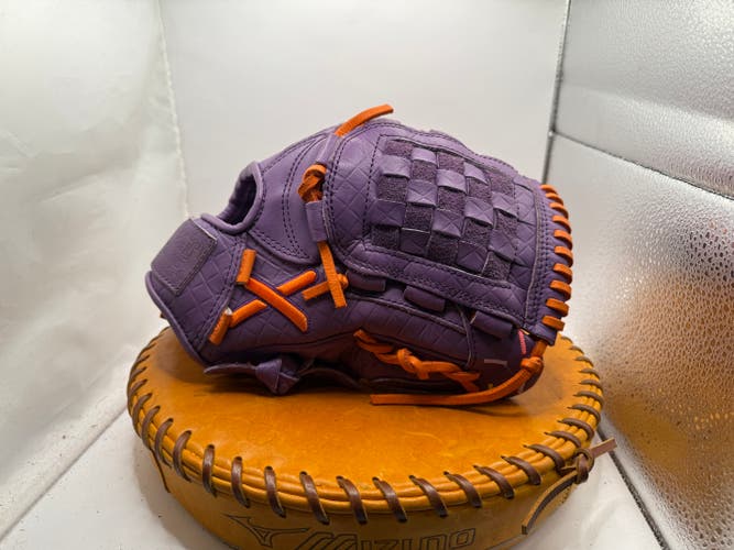 RARE- Absolutely Ridiculous Pitcher's RH Baseball Glove 11.75" (Used)