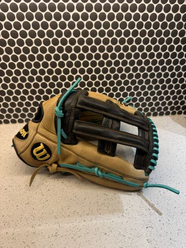 Wilson A1000 RH Softball Glove 14" (Used)