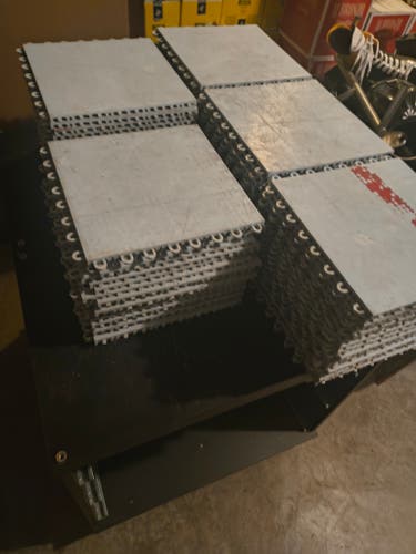 Inline hockey sportcourt tiles