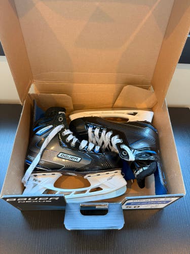 Black/Navy 2018 Bauer Nexus N2900 Hockey Skates Regular Width Size 5 (New)