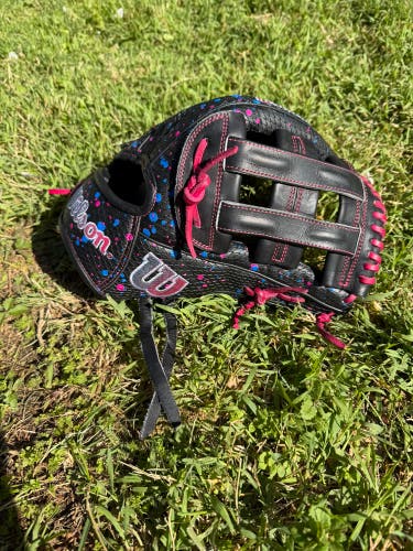 Wilson A2000 RH Infield Baseball Glove 12" (Used)
