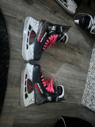 2022 Bauer Vapor X3 Hockey Skates Size 5 (Used)