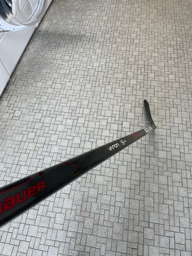 Senior Bauer Vapor X5 Pro Left Hand Hockey Stick P88 77 Flex (Used)