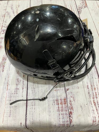 Black Youth Medium Schutt Vengeance A11 Helmet (Used)