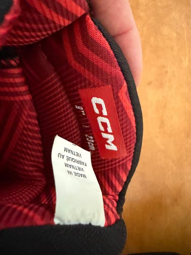 CCM Next Gloves 9" (Used)