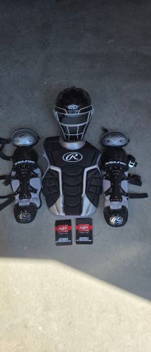 Black/Gray Rawlings Renegade 2.0 Catcher's Set (New)
