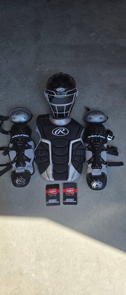 Black/Gray Rawlings Renegade 2.0 Catcher's Set (New)