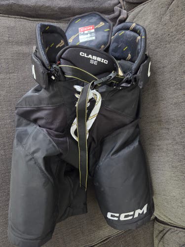 Men's Senior Small CCM Tacks Classic SE 88 Hockey Pants (Used)