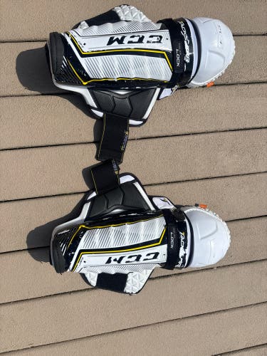 Senior CCM Tacks Pro 16" Shin Pads Pro Stock (Used)
