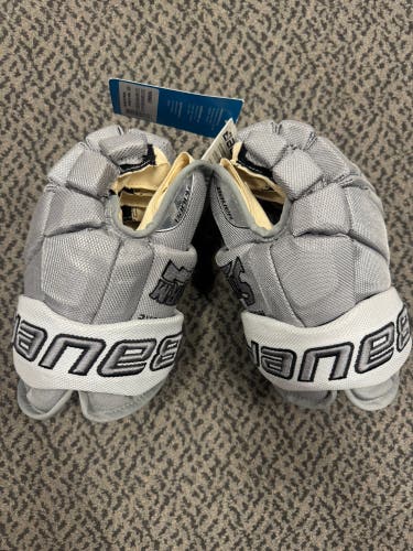 Bauer Vapor Pro Team Gloves 12" (New)
