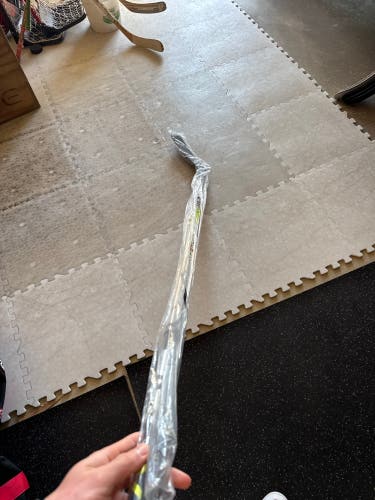 Senior Bauer Vapor Hyperlite 2 Left Hand Hockey Stick P92 77 Flex (New)