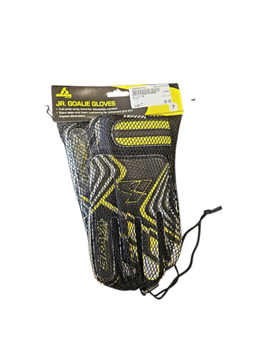Used Brava JR Soccer Goalie Gloves None 7 11850-S000023782