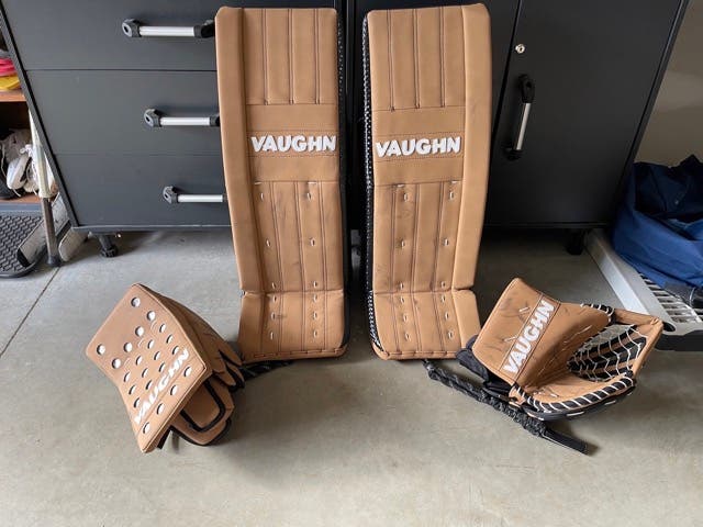 33+2 Vaughn Pure Spec Vintage Regular Goalie Set (Used)