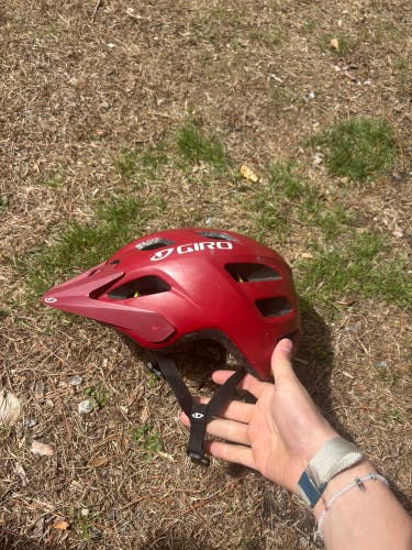 Men's Medium Giro Bike Helmet with mips