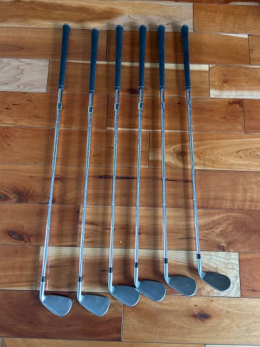 2021 TaylorMade RBZ Speedlite Left Hand Iron Set Stiff Flex (6 Clubs) #6 - #9, PW, SW (Used)