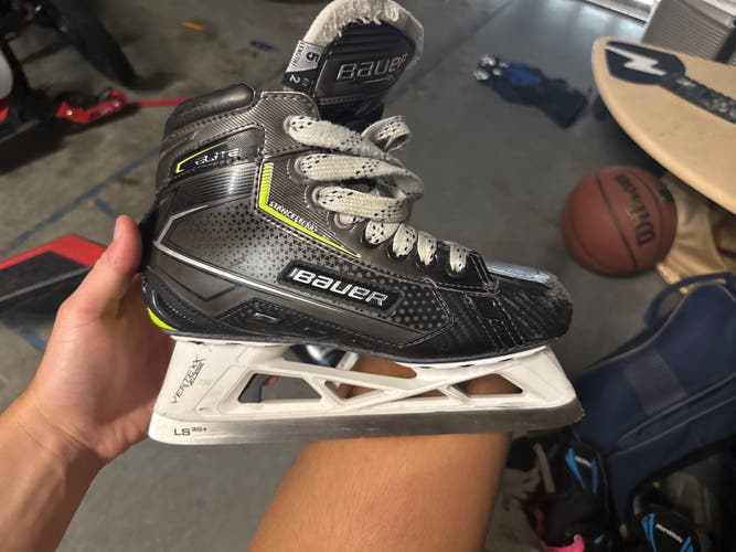 2021 Bauer Elite Hockey Goalie Skates Size 5 (Used)