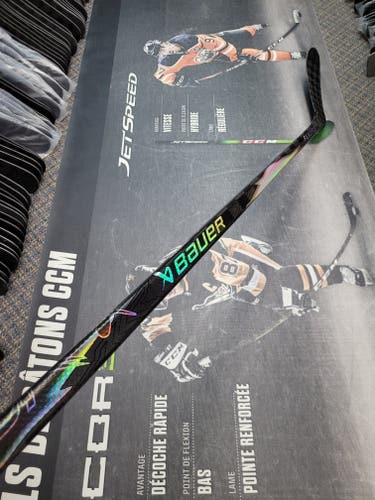 P28M | 70 Flex NEW! Senior Bauer Vapor Flylite Left Hand Hockey Stick P28M 70 Flex Pro Stock (New)