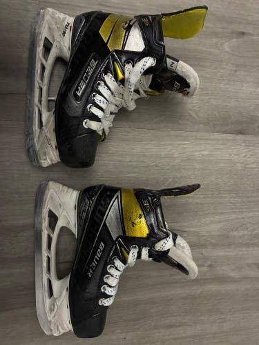 2020 Bauer Supreme 3S Hockey Skates Regular Width Size 2 (Used)