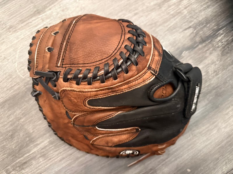 Louisville Slugger TPS RH Catcher's Softball Glove 32" (New)