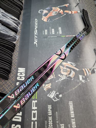 2 PACK | P28M | 87 Flex NEW! Senior Bauer Proto2 Left Hand Hockey Stick P28M 87 Flex Pro Stock (New)