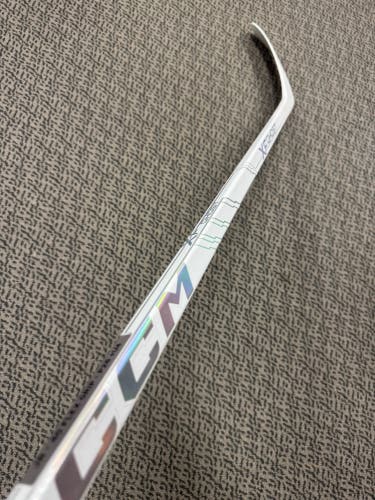 Junior CCM XF Ghost Right Handed Hockey Stick P28+1/4 40 Flex (New)