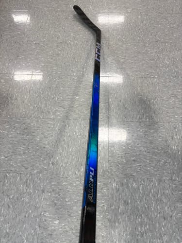 Intermediate CCM JetSpeed FT8 Pro Hockey Stick Right Handed P29+1/4 65 Flex (Used)