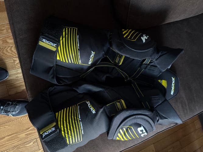 Large CCM Super Tacks Girdle (Used)