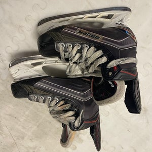 Black 2015 Bauer Vapor X700 Hockey Skates Extra Wide Width Size 3.5 (Used)