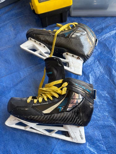 2022 True 2 Piece Hockey Goalie Skates Regular Width Pro Stock 7 (Used)