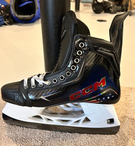Black/Navy 2025 CCM JetSpeed FT8 Pro Hockey Skates Regular Width Pro Stock 10 (New)