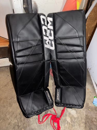 31" 2023 CCM EFlex 6.9 Goalie Leg Pads (Used)