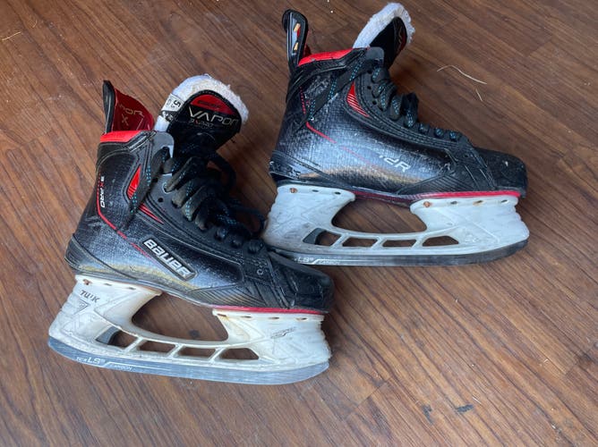 Bauer Vapor 3X Pro Fit 3 Hockey Skates Regular Width Size 5.5