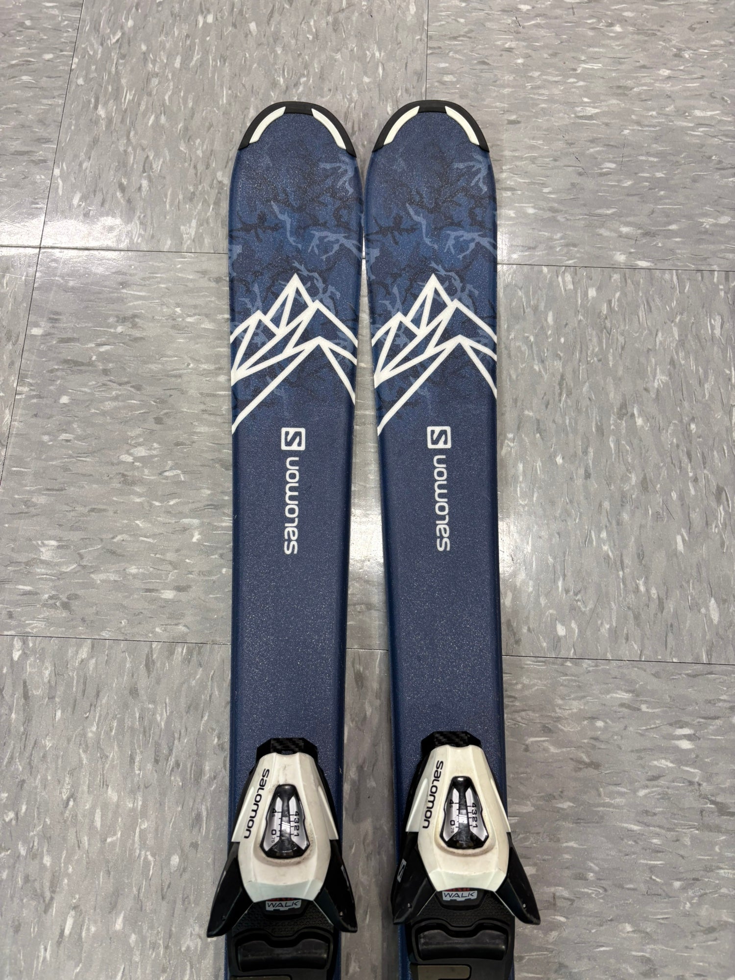 2022 burton snowboard Burton 2022 Women's Talent Scout Camber Snowboard - main image 0