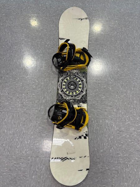 Ride Control 146cm Snowboard | Large Burton Bindings (Used)