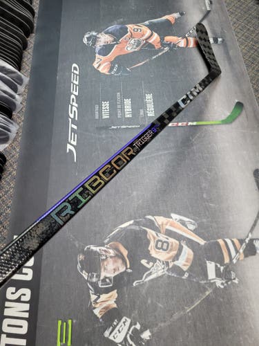 P28 | 70 Flex Senior CCM Ribcor Trigger 9 Pro Left Hand Hockey Stick P28 70 Flex Pro Stock (Used)