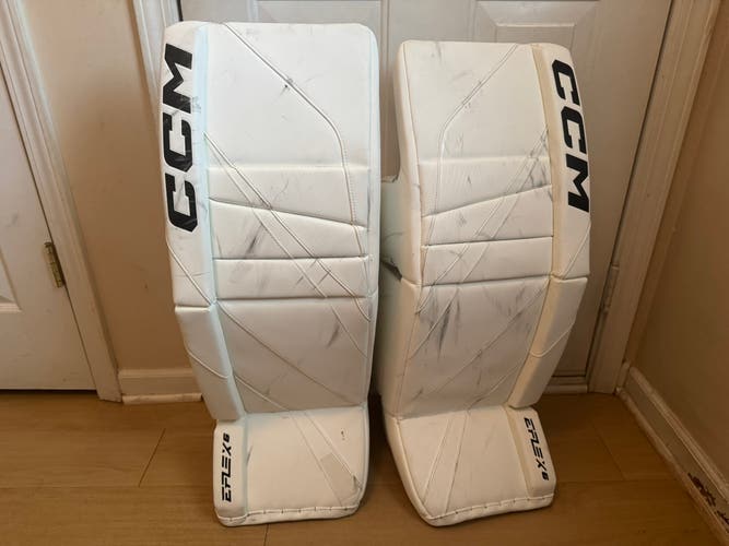 33" CCM EFlex 6 Goalie Leg Pads (Used)