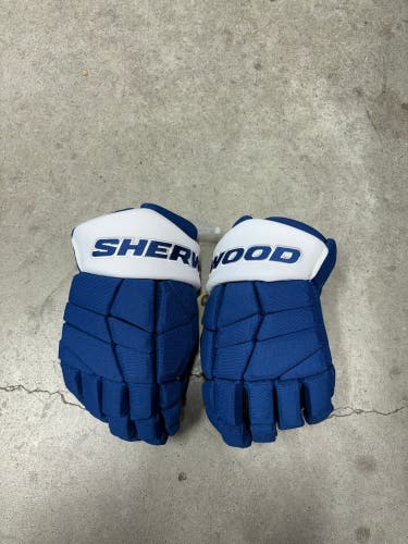13” William Nylander Toronto Maple Leafs Pro Stock Gloves (New) NHL