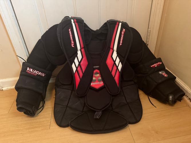 Large Vaughn VE8 Pro Carbon Goalie Chest Protector Pro Stock (Used)