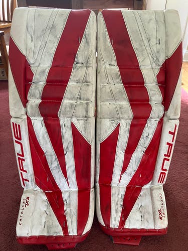 31+2" True Catalyst 7X3 Goalie Leg Pads (Used) NO BUNGEE