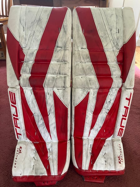 31+2" True Catalyst 7X3 Goalie Leg Pads (Used) NO BUNGEE