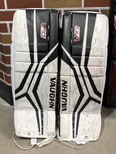 Used Junior Vaughn Velocity V10 Goalie Leg Pads 28" +2