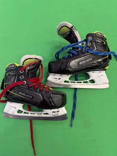 Youth Bauer GSX Hockey Goalie Skates 13 (Used)