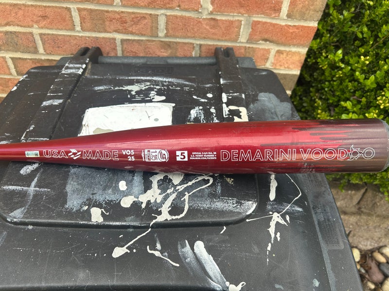 2025 DeMarini Voodoo One Alloy USSSA Certified Bat (-5) 28 oz 33" (Used)