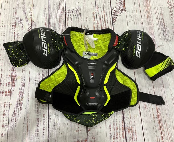 Medium Junior Bauer Vapor 3X Shoulder Pads (Used)