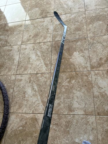 Senior CCM Ribcor Trigger 9 Pro Left Hand Hockey Stick P28M 75 Flex Pro Stock (New)