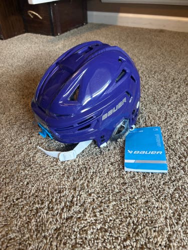 Small Bauer Re-Akt 155 Helmet (New)