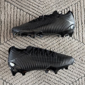 Unisex Size M 10.0 (W 11.0) Under Armour Blur Low Top Molded Cleats (New)
